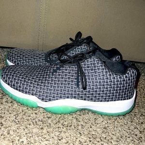 Selling Air Jordan future low